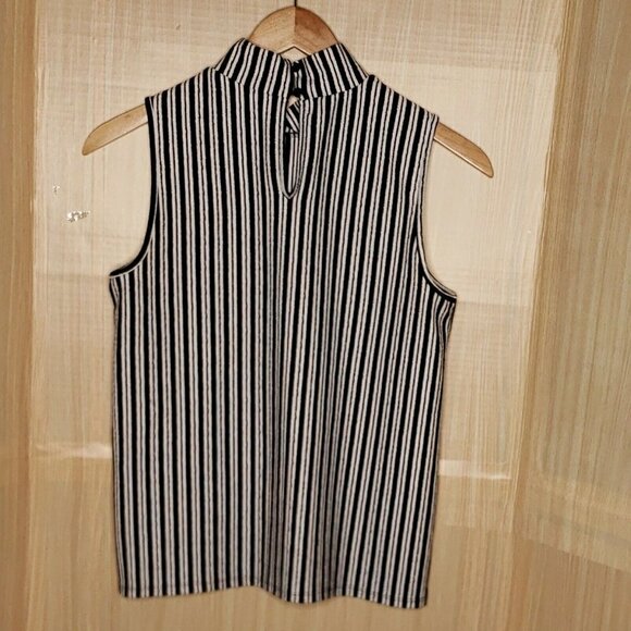 Cable & Gauge Striped Mock Neck Sleeveless Top - Picture 2 of 7